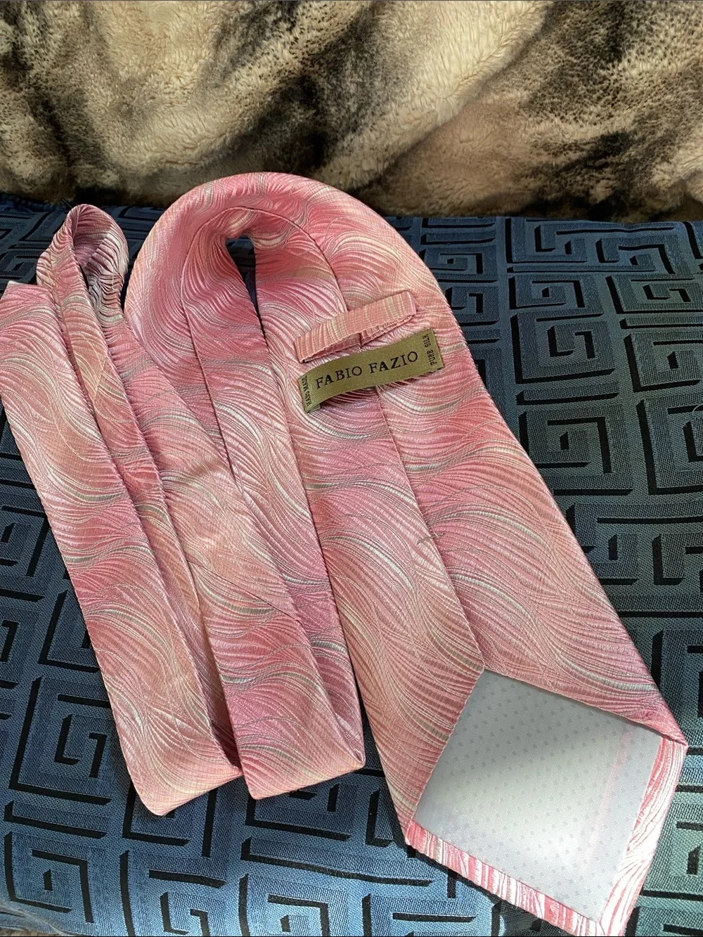 💯 Silk Hand Made in Italy 🇮🇹 Luxurious Pink Silver Texture Shimmer Tie Rare